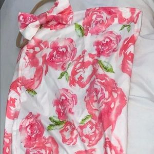 Newborn swaddle pocket & matching bow
